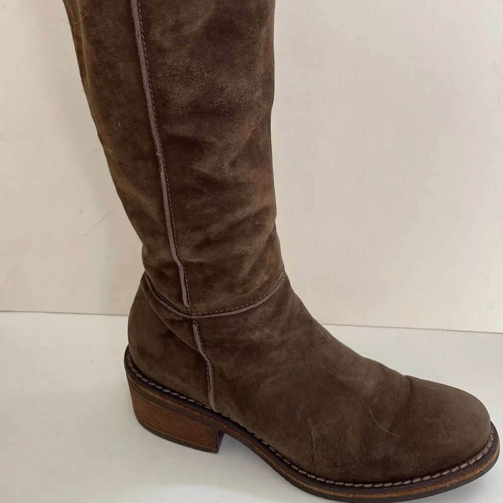 VIC MATIE Knee High Brown Suede Leather Boots from Italy: New w/o Box! Size 39